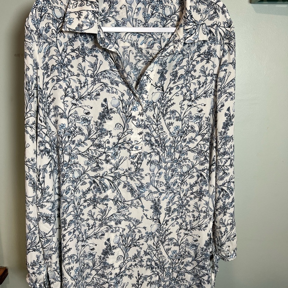 Cynthia Rowley Blue and White Notched Collar Blouse